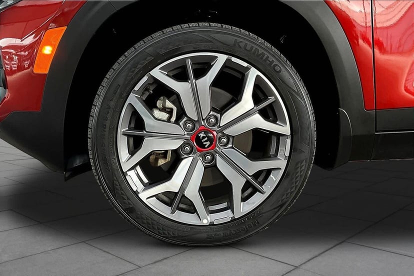 2021 Kia Seltos - Image 11