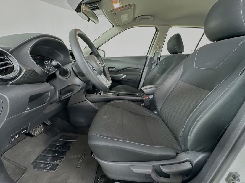 2023 Nissan Kicks - Image 24