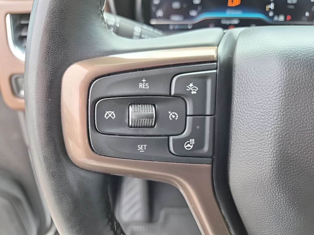 2023 Chevrolet Suburban - Image 34