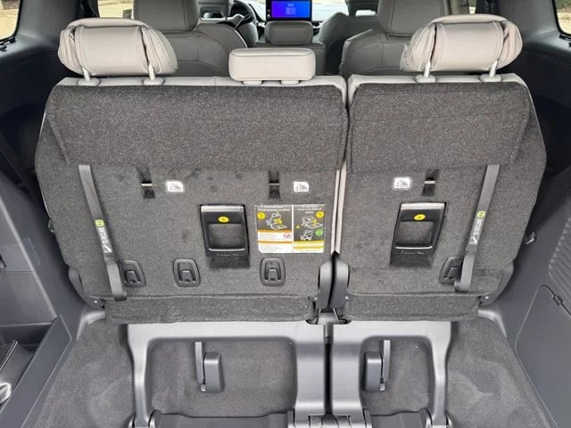 2026 Toyota Sienna - Image 23