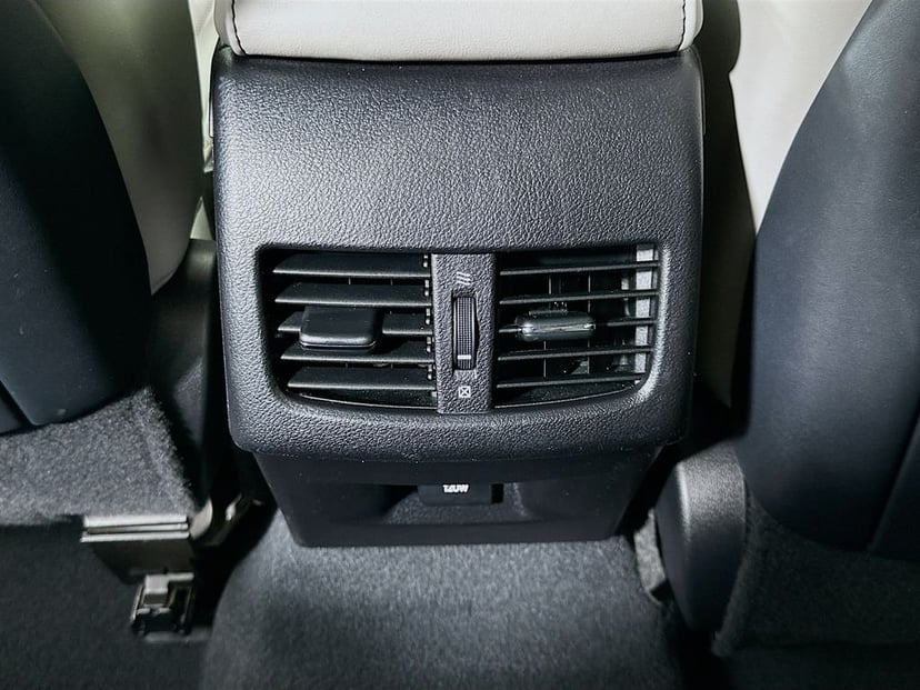 2017 Lexus ES - Image 26