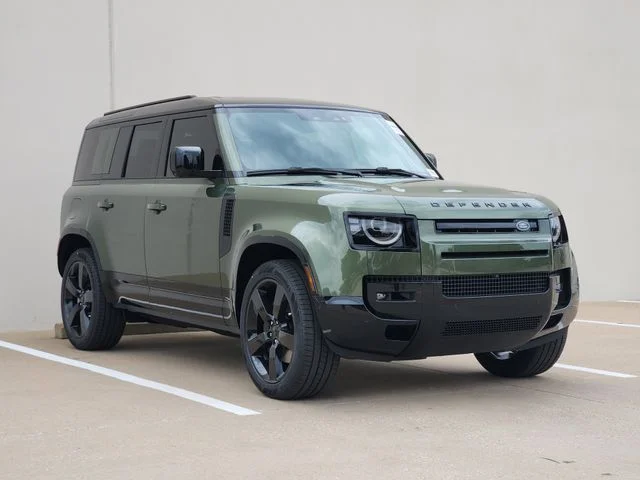 2026 Land Rover Defender 110 - Image 2