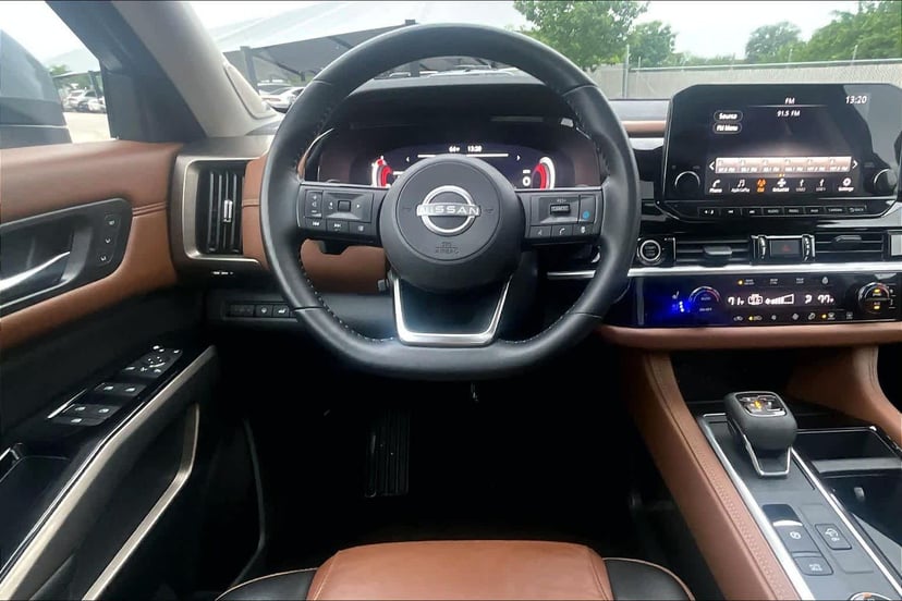 2023 Nissan Pathfinder - Image 6