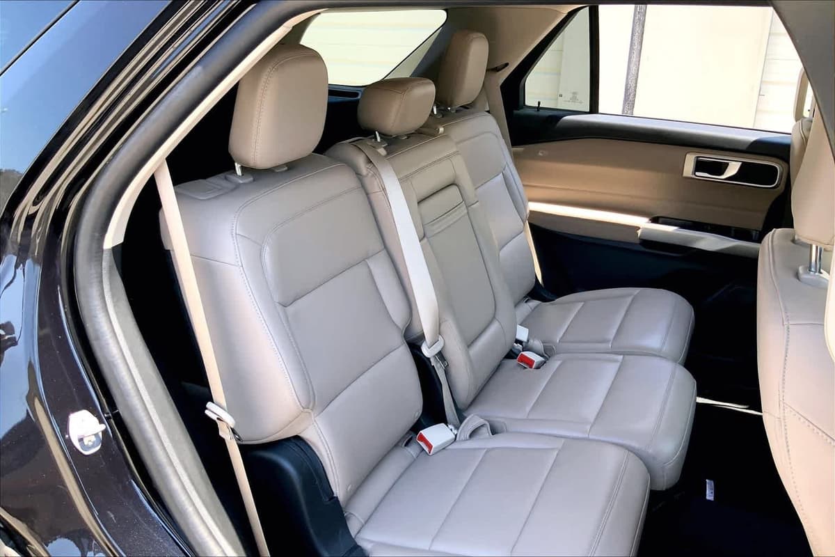 2023 Ford Explorer - Image 18