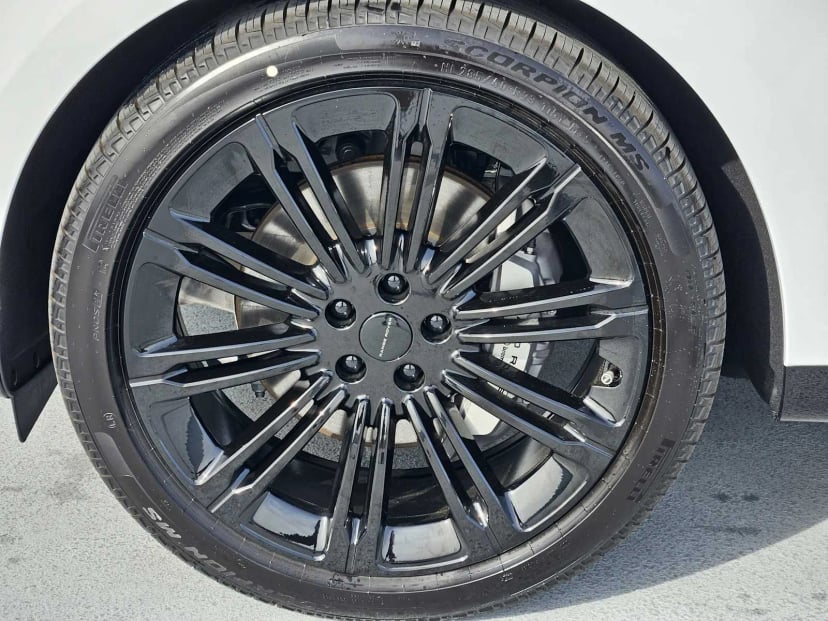 2026 LAND ROVER Range Rover - Image 10