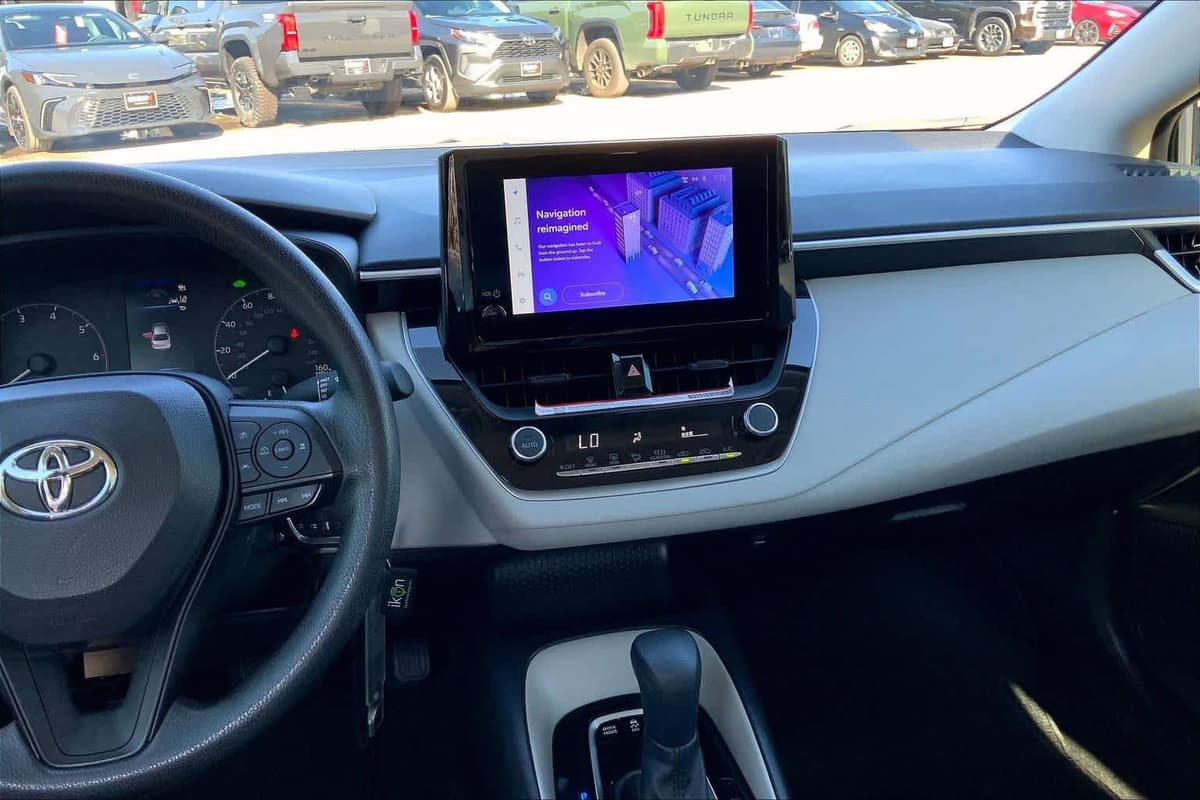 2025 Toyota Corolla - Image 6