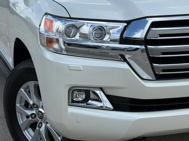 2021 Toyota Land Cruiser - Image 3
