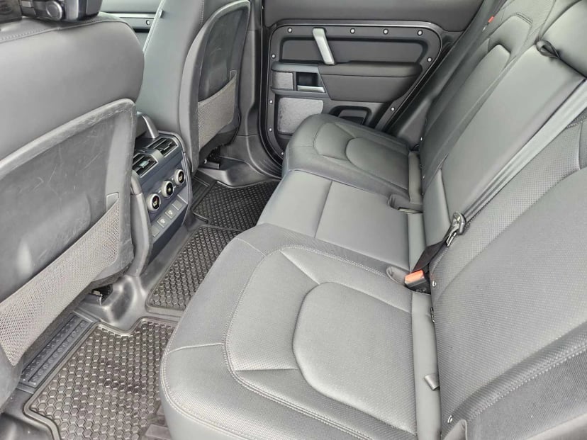 2024 Land Rover Defender - Image 30