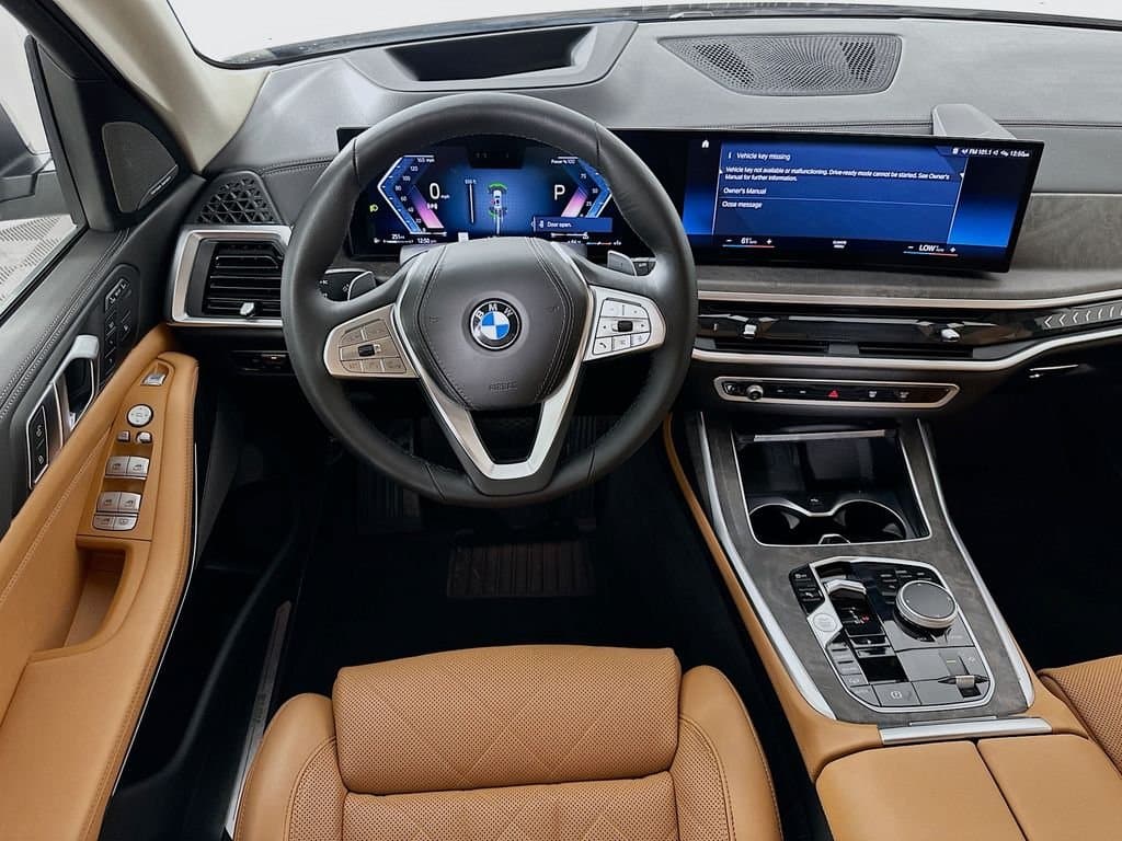 2023 BMW X7 - Image 27