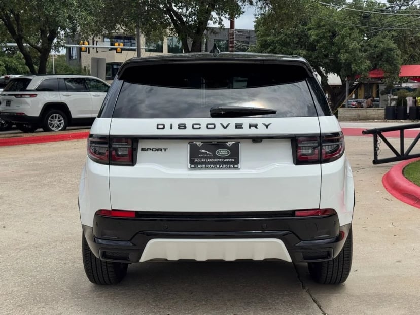 2025 Land Rover Discovery Sport - Image 7
