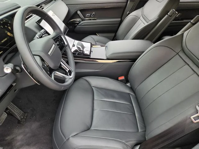 2025 Land Rover Range Rover Sport - Image 13