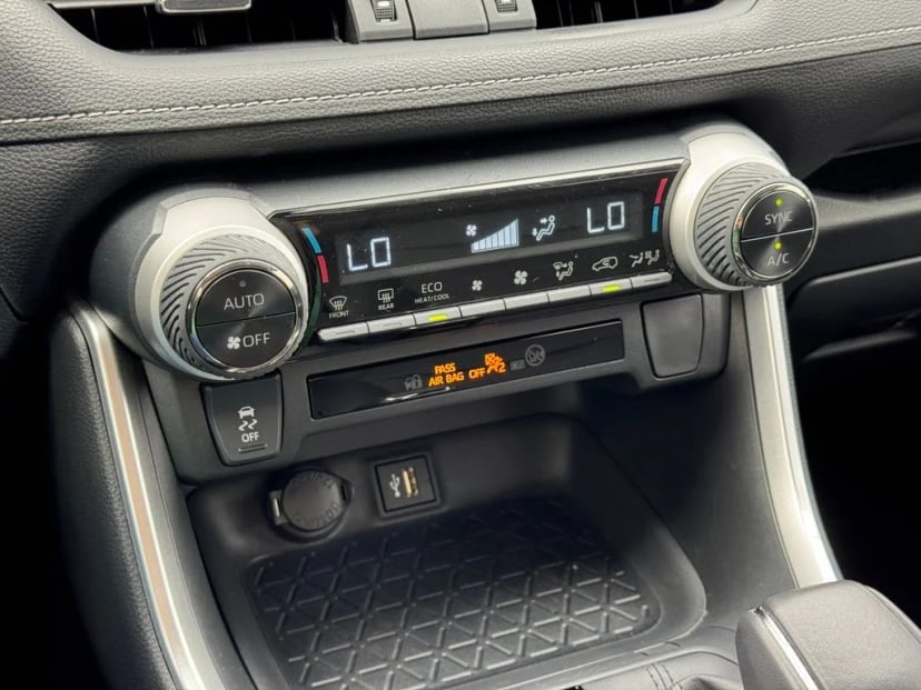 2025 Toyota RAV4 Hybrid - Image 27