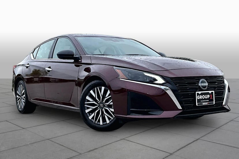 2025 Nissan Altima - Image 3