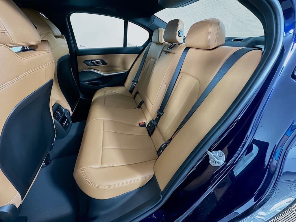 2026 BMW 3 Series - Image 17