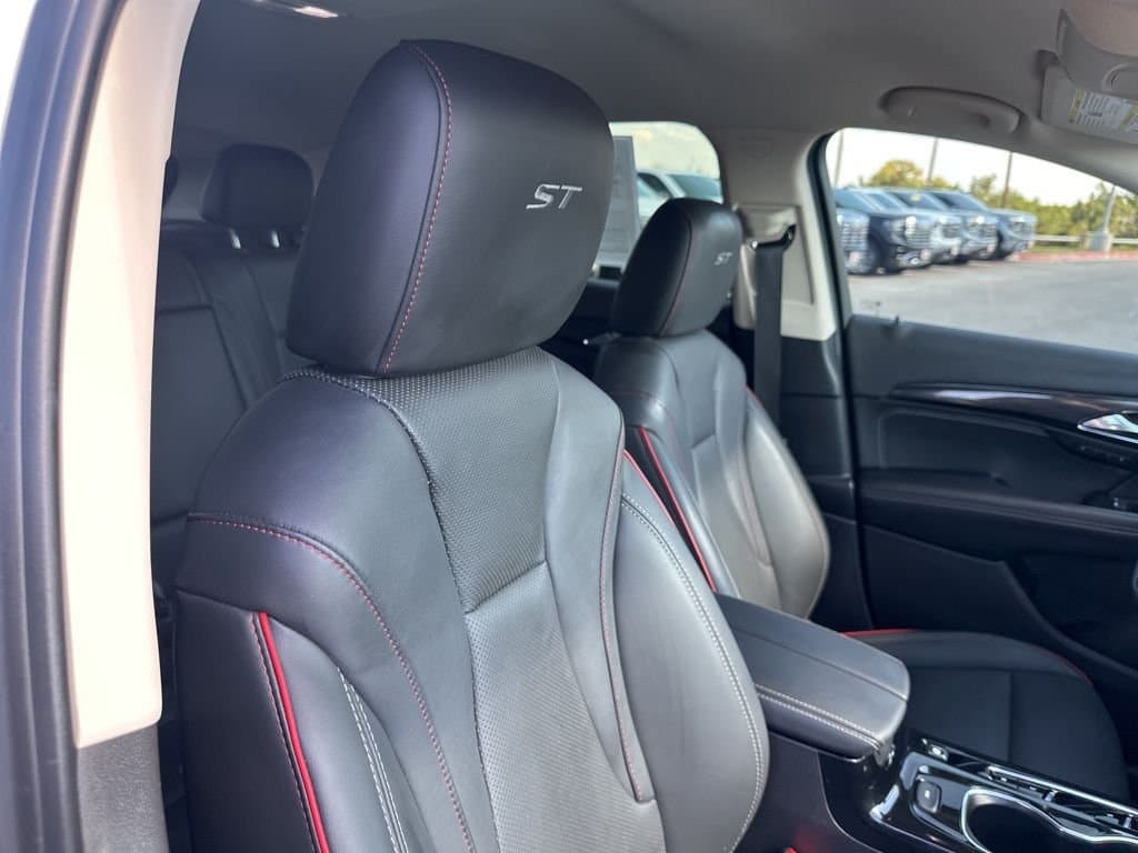 2023 Buick Envision - Image 15