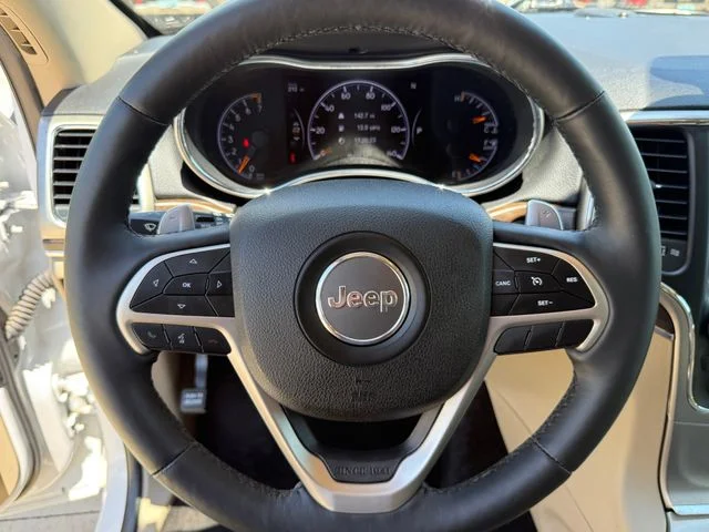 2017 Jeep Grand Cherokee - Image 14