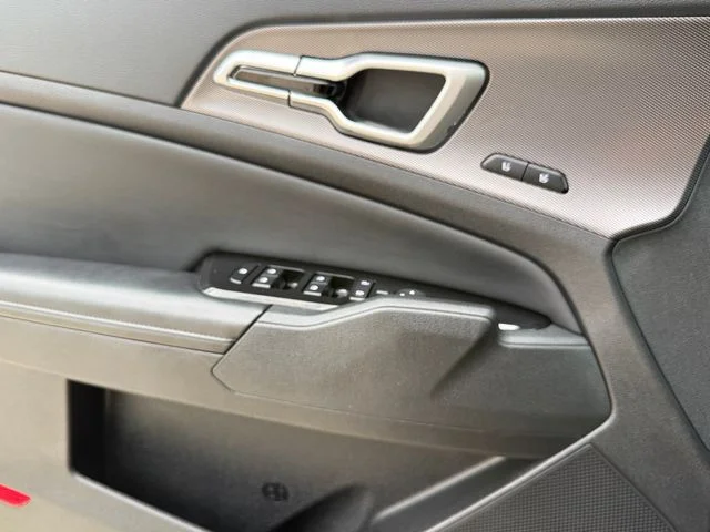 2023 Kia Sportage - Image 24