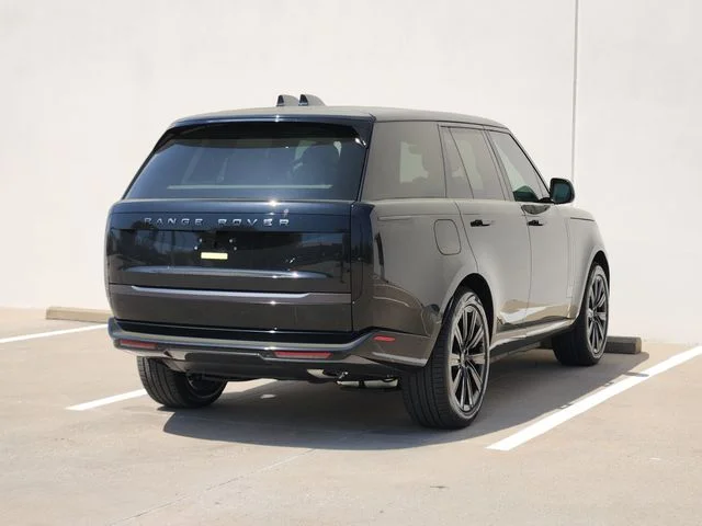 2026 Land Rover Range Rover Plug-In Hybrid - Image 4