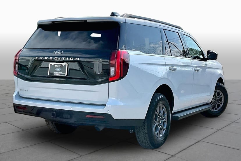 2025 Ford Expedition - Image 7