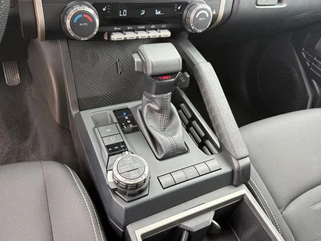 2024 Toyota Tacoma - Image 20
