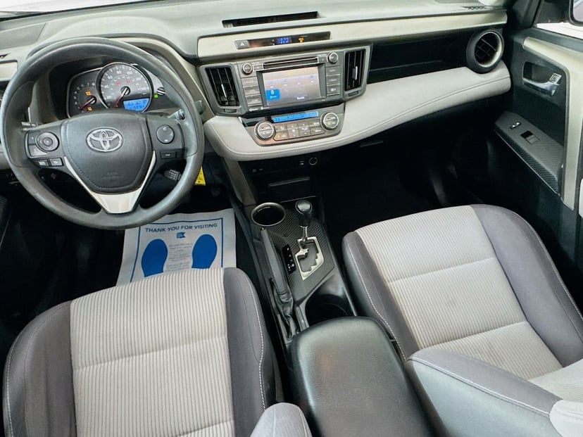 2015 Toyota RAV4 - Image 26