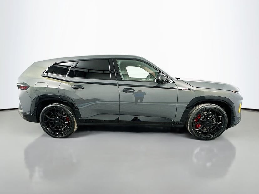2026 BMW XM - Image 4