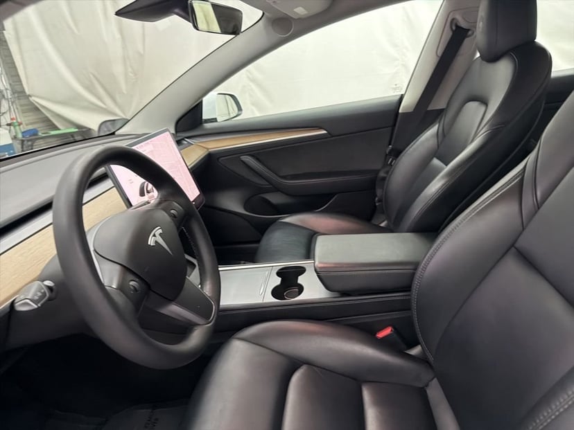 2022 Tesla Model 3 - Image 10