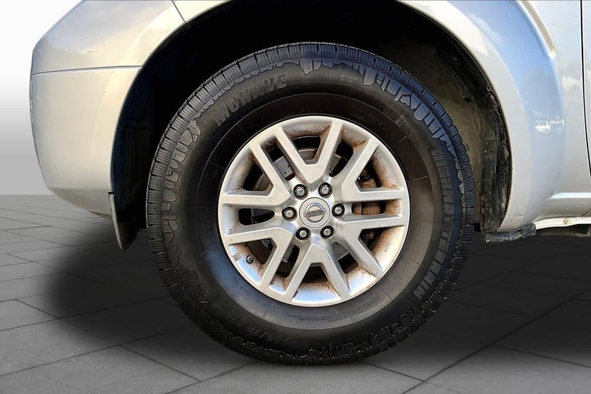 2015 Nissan Frontier - Image 11