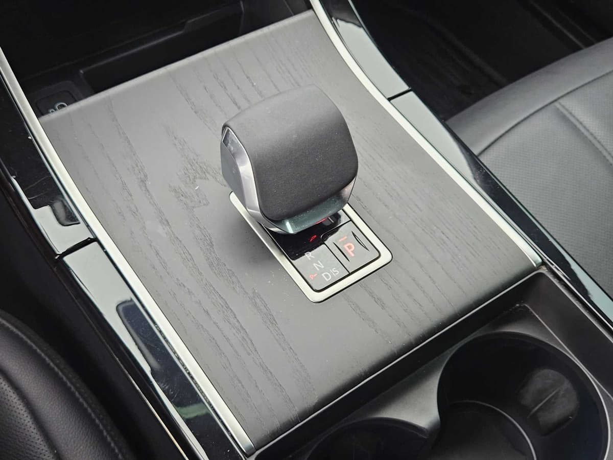 2026 Land Rover Range Rover Evoque - Image 16