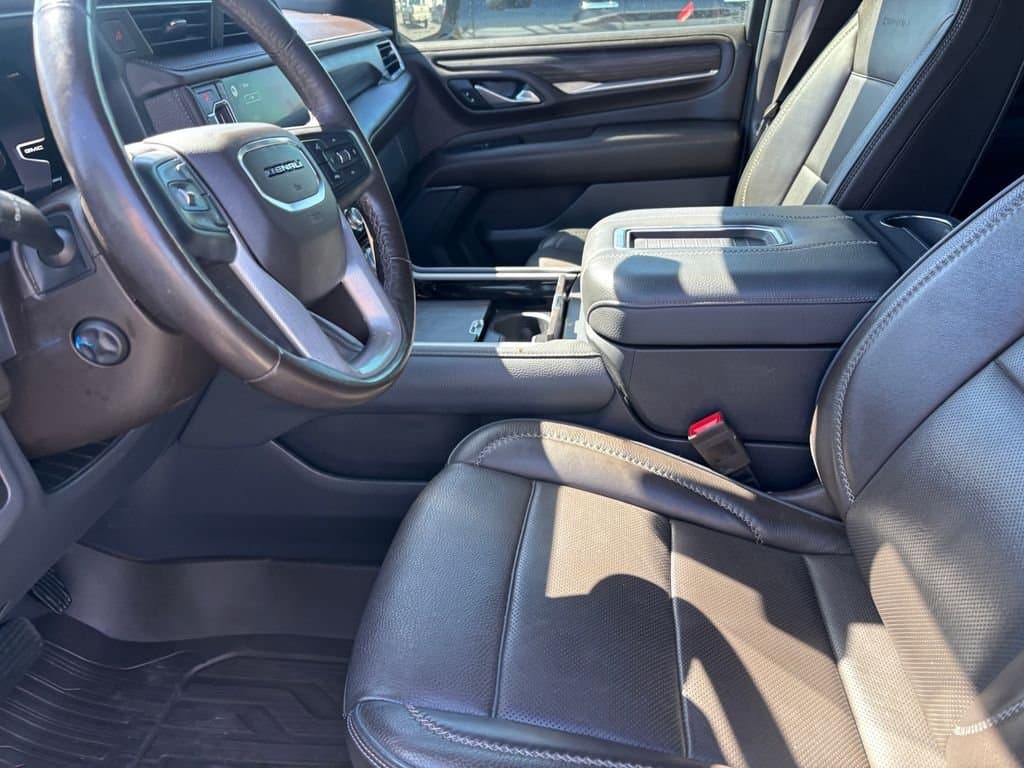 2022 GMC Yukon - Image 9