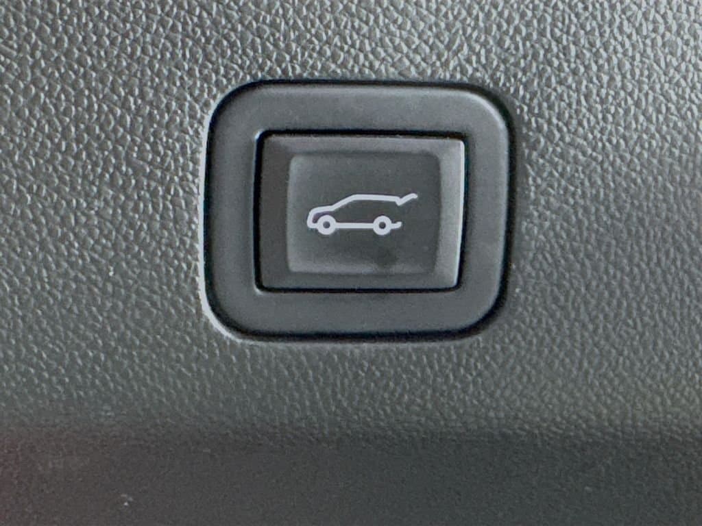 2023 CADILLAC Escalade - Image 36