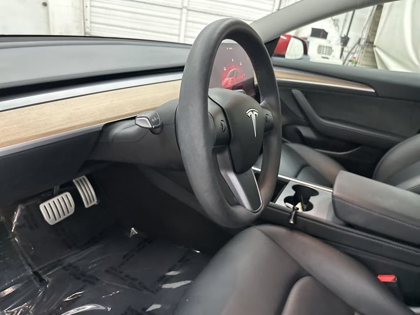 2023 Tesla Model 3 - Image 15