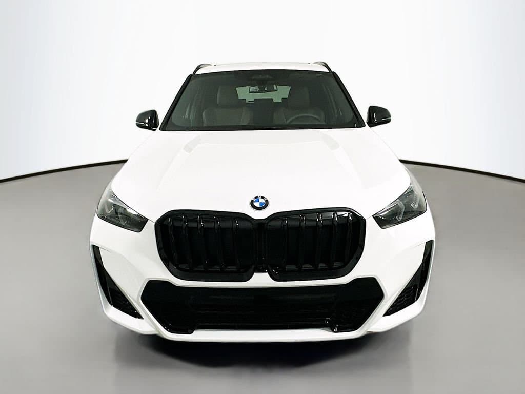2025 BMW X1 - Image 2
