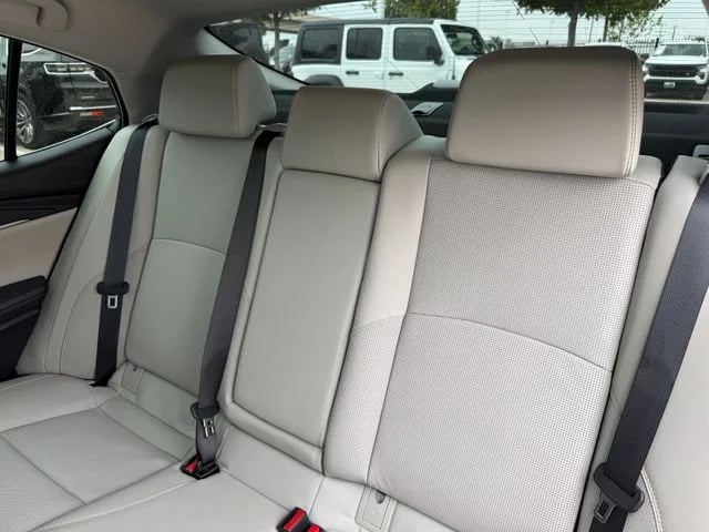 2025 Toyota Camry - Image 27