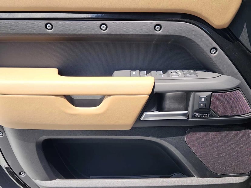2026 LAND ROVER Defender 130 - Image 24