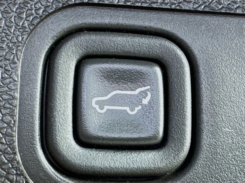 2012 GMC Yukon - Image 31