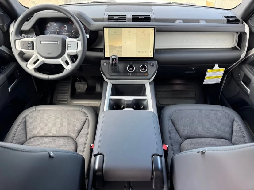 2026 Land Rover Defender 110 - Image 18