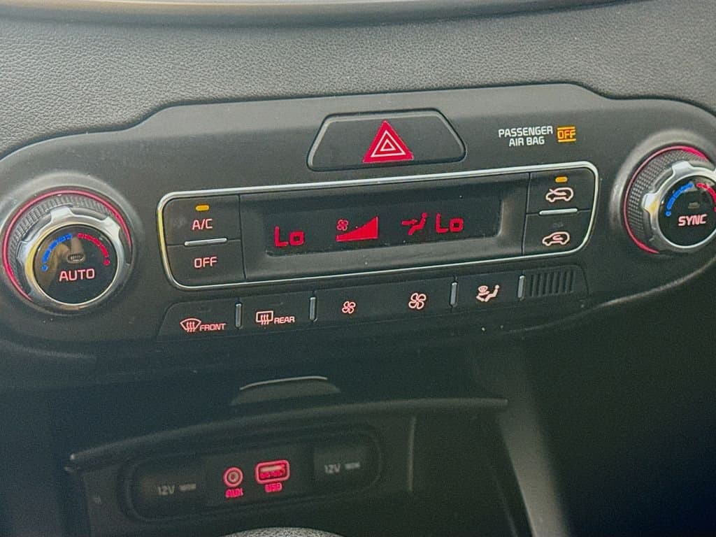 2019 KIA Sorento - Image 23