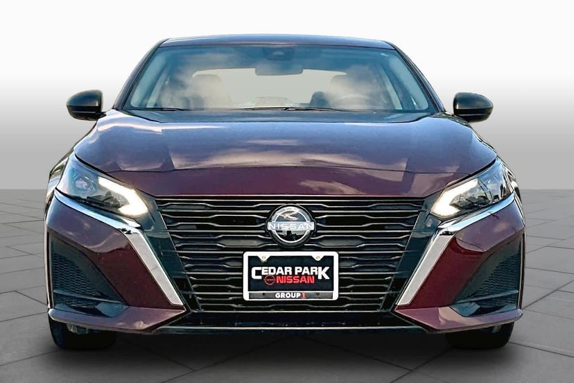 2025 Nissan Altima - Image 4