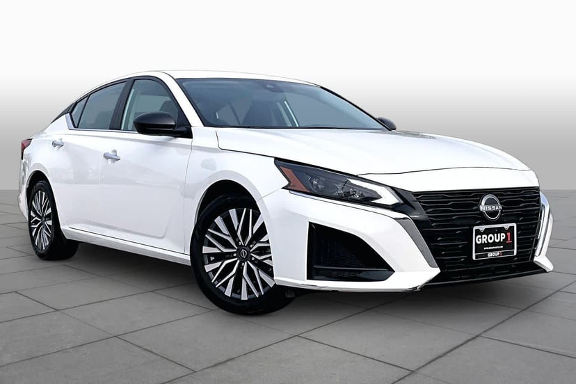 2025 Nissan Altima - Image 3