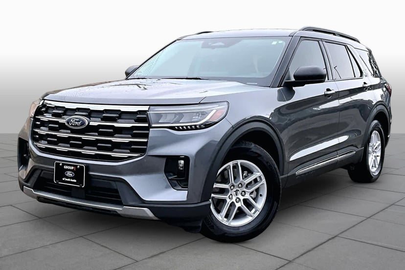 2025 Ford Explorer - Image 34