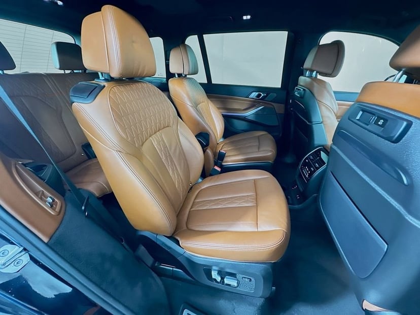 2022 BMW X7 - Image 29