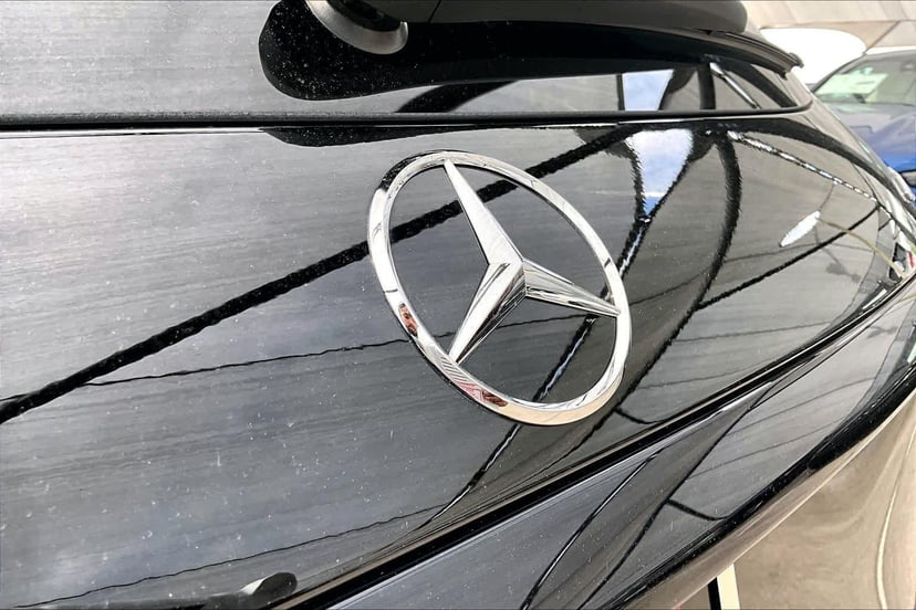2025 Mercedes-Benz GLC 350e - Image 10