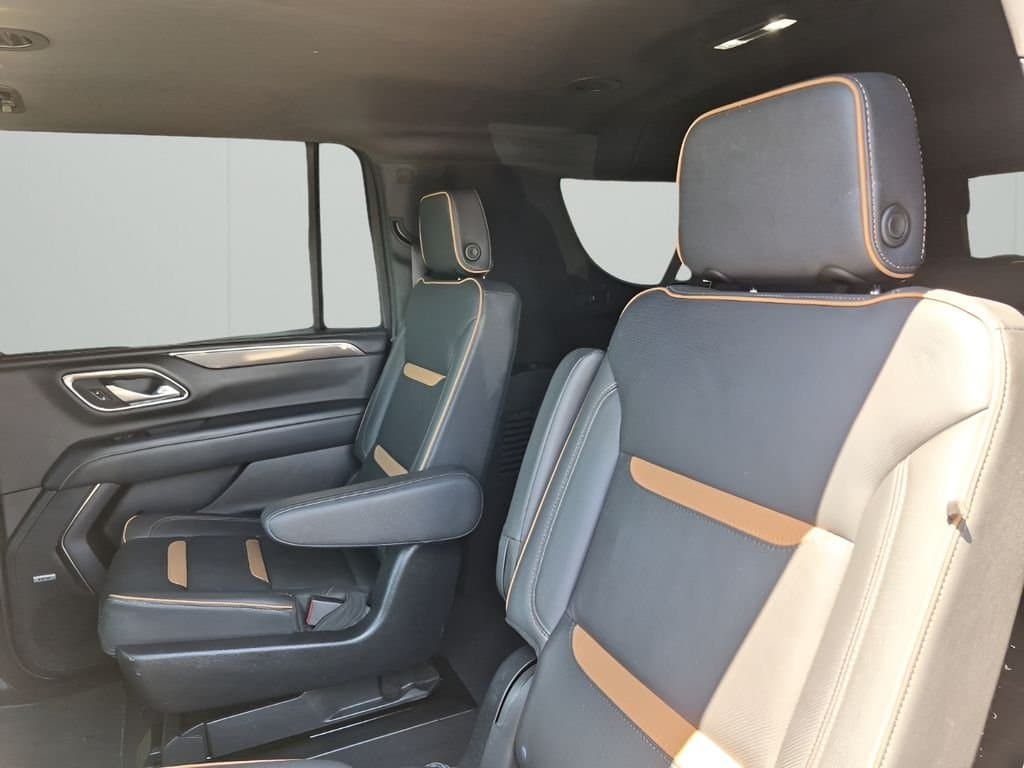 2022 GMC Yukon XL - Image 19