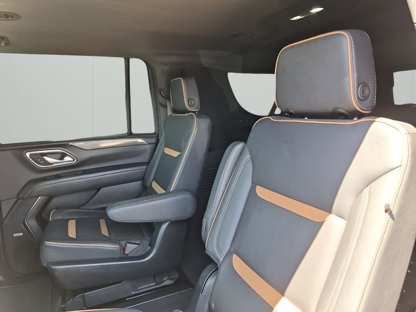 2022 GMC Yukon XL - Image 19