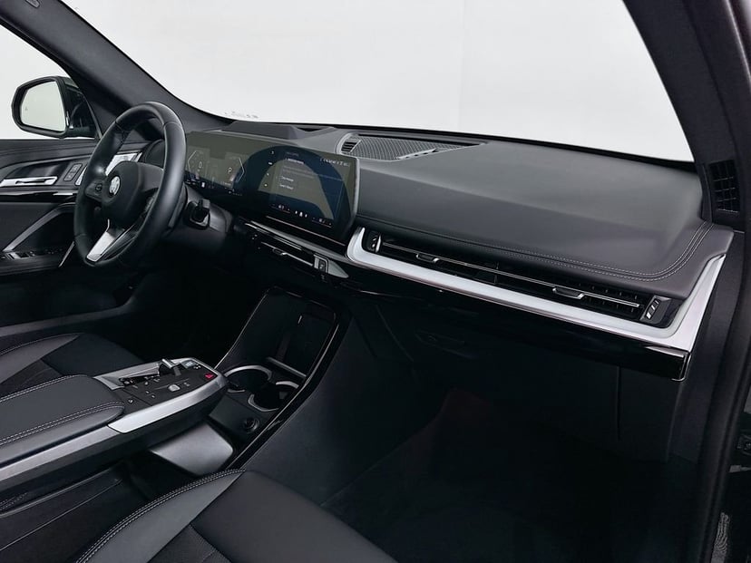 2025 BMW X1 - Image 29