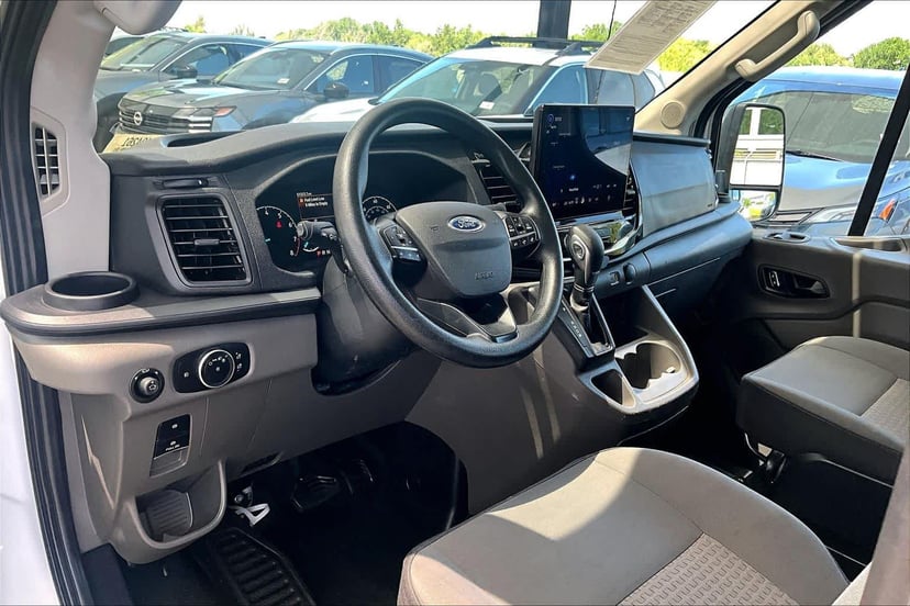 2023 Ford Transit Passenger Wagon - Image 17