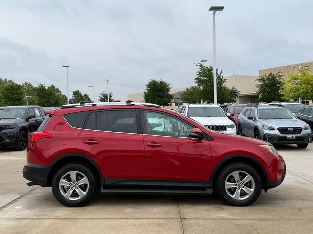 2015 Toyota RAV4 - Image 5