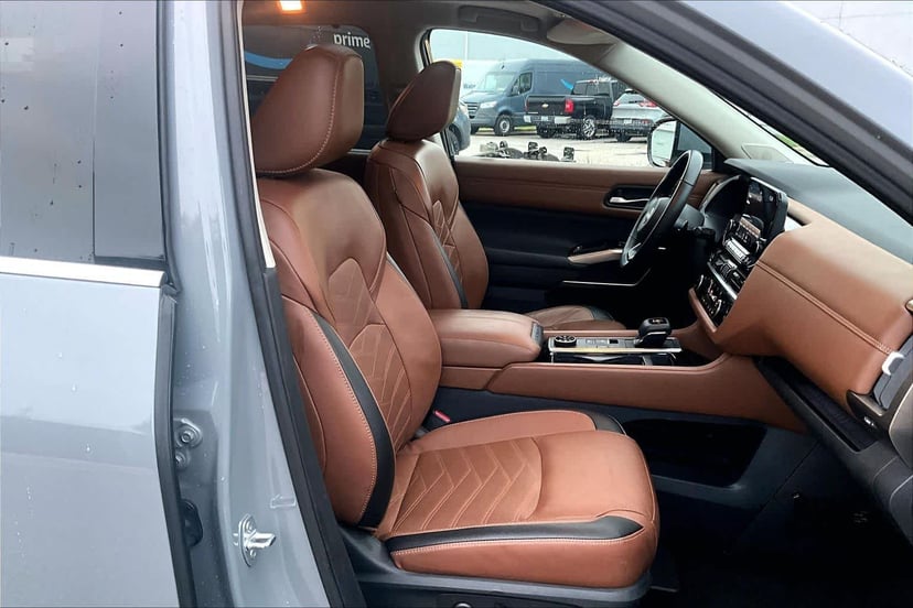 2023 Nissan Pathfinder - Image 9