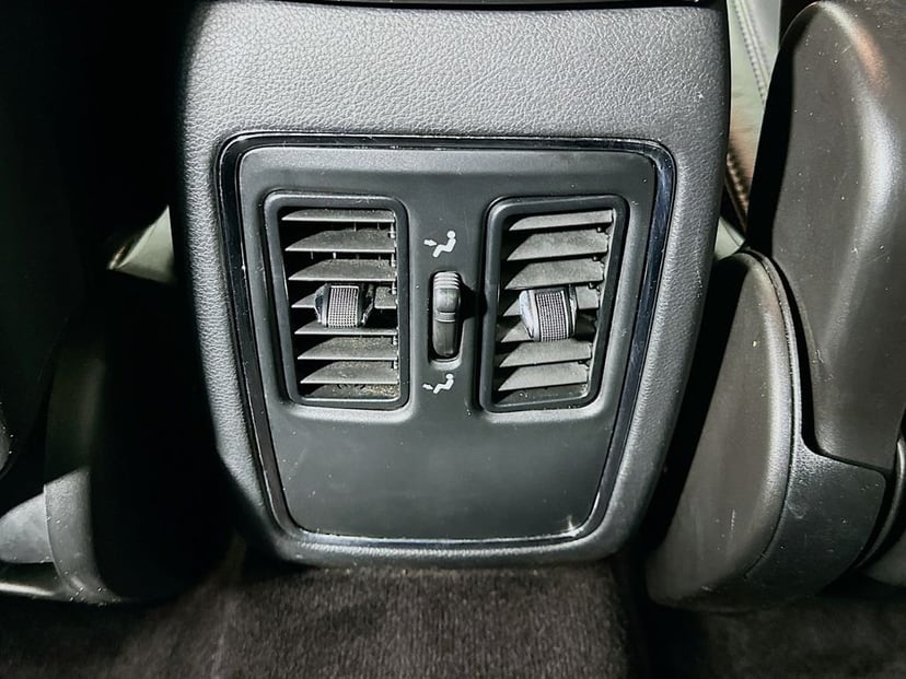 2017 Jeep Grand Cherokee - Image 25